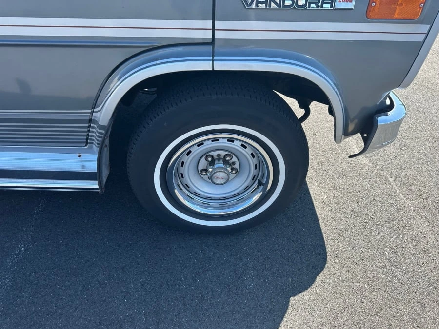 1990 GMC G-series Van - Image 11 of 22