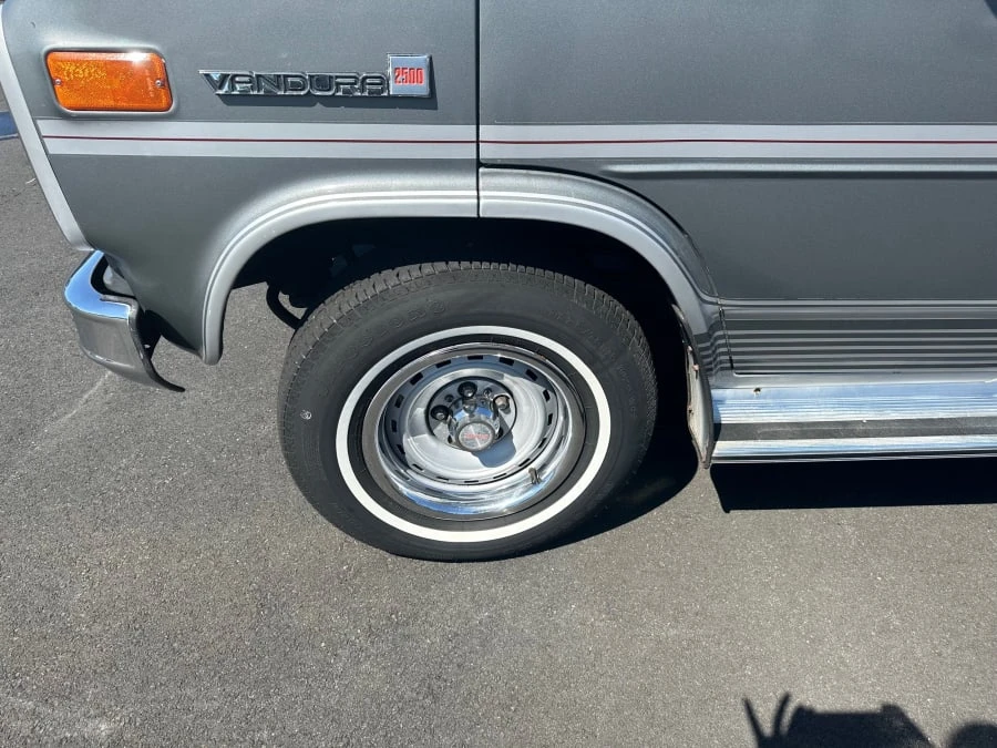 1990 GMC G-series Van - Image 8 of 22