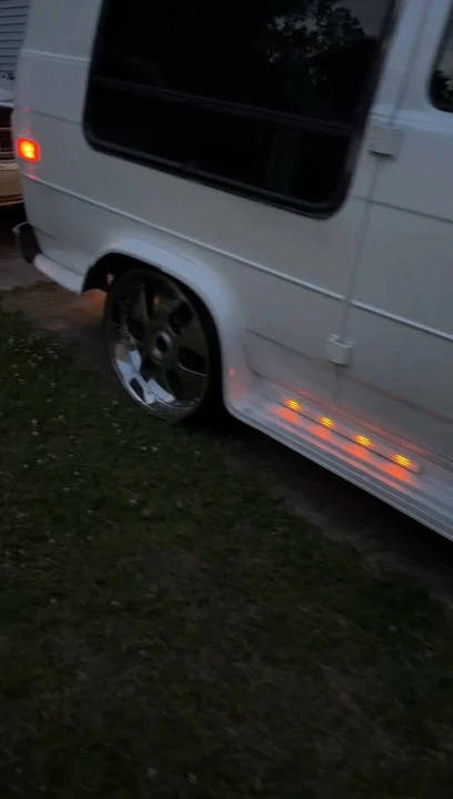 1990 GMC G-series Van - Image 8 of 8