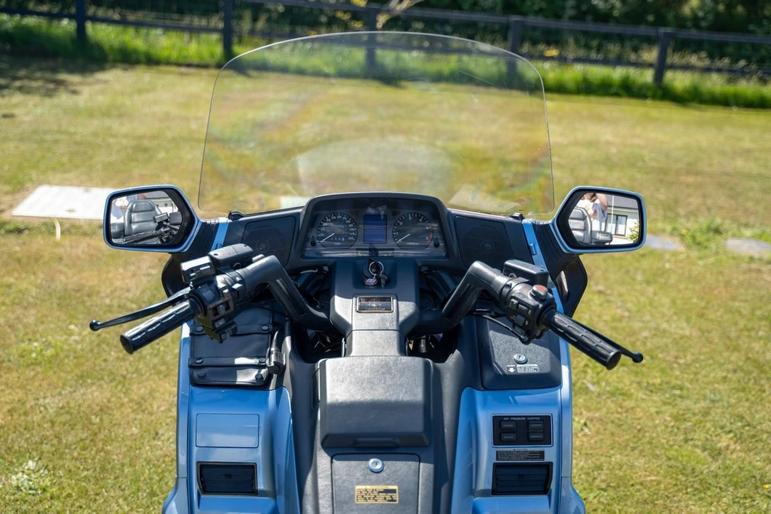 1990 Honda Gold Wing - Image 12 of 30