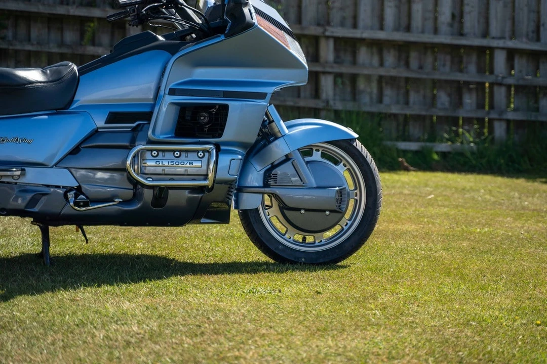 1990 Honda Gold Wing - Image 10 of 30