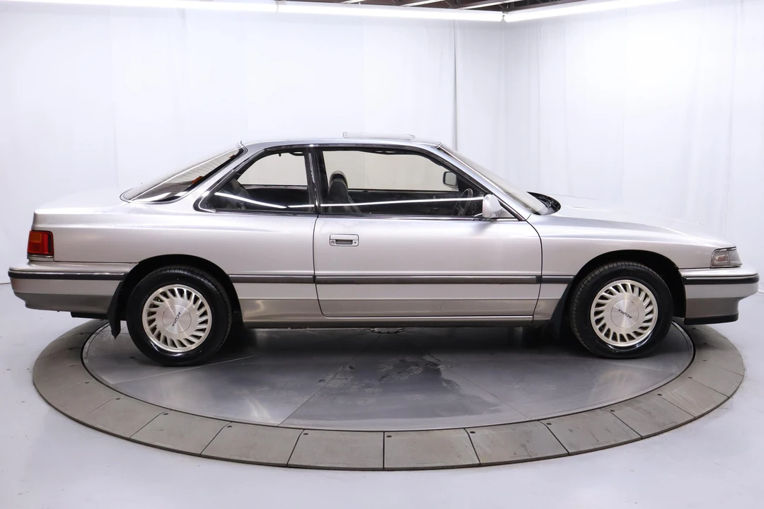 1990 Acura Legend 1st Gen - Image 3 of 30