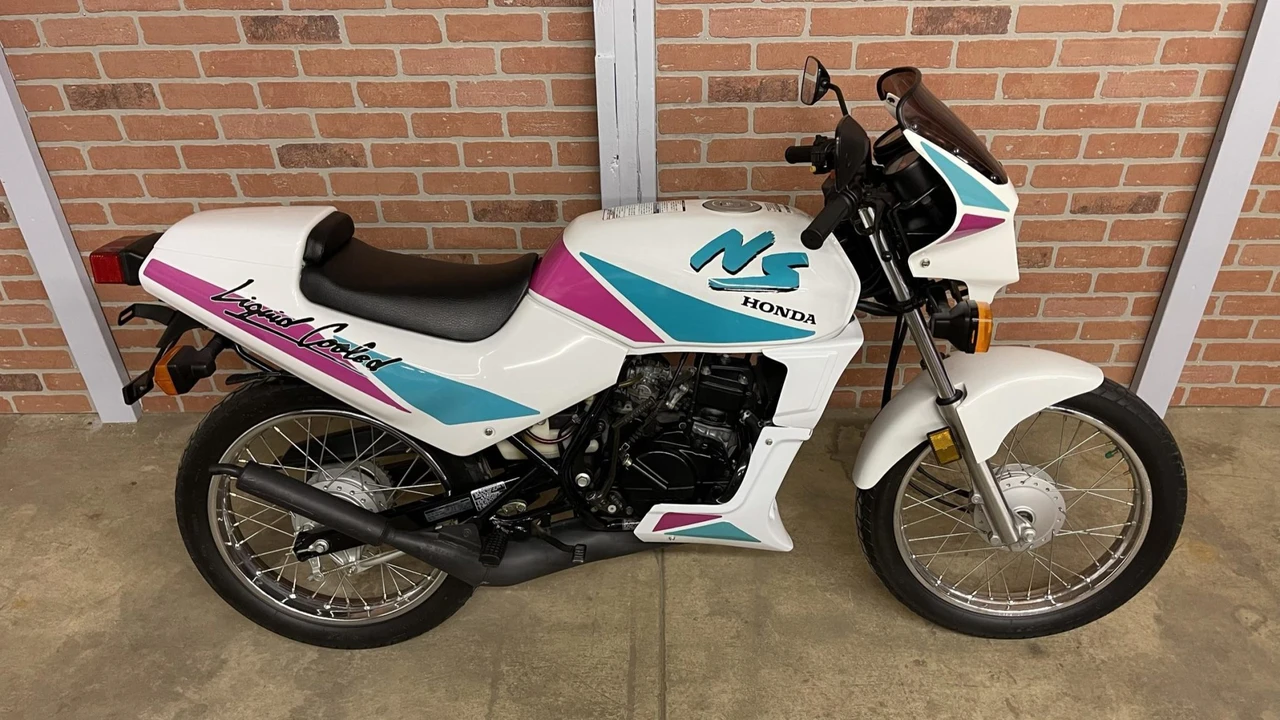 1990 Honda NSR - Image 14 of 31