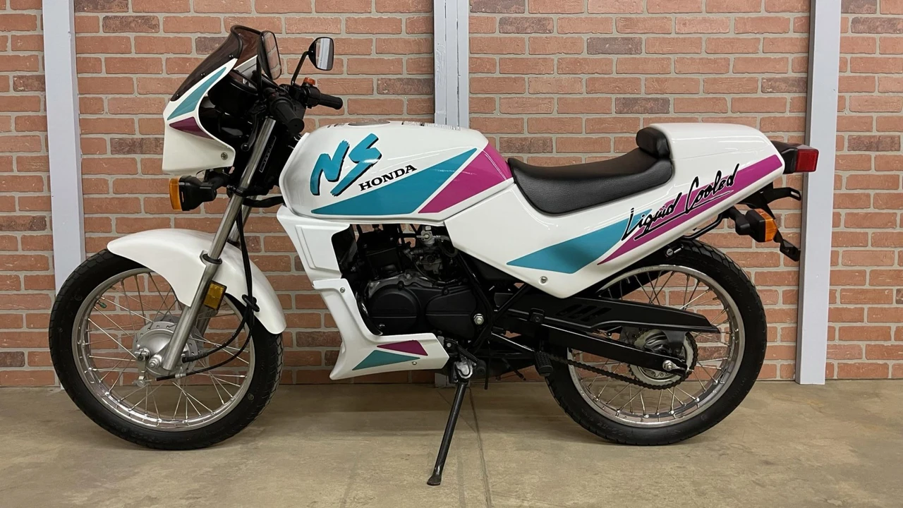 1990 Honda NSR - Image 22 of 31