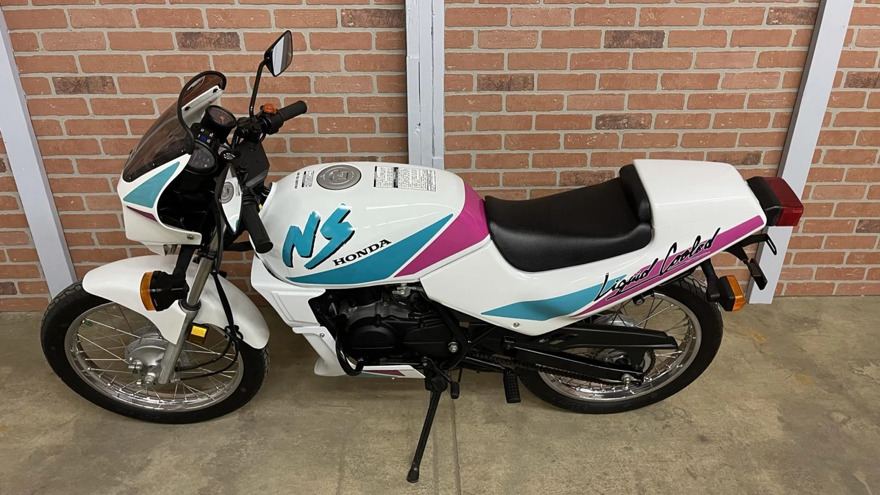 1990 Honda NSR - Image 23 of 31