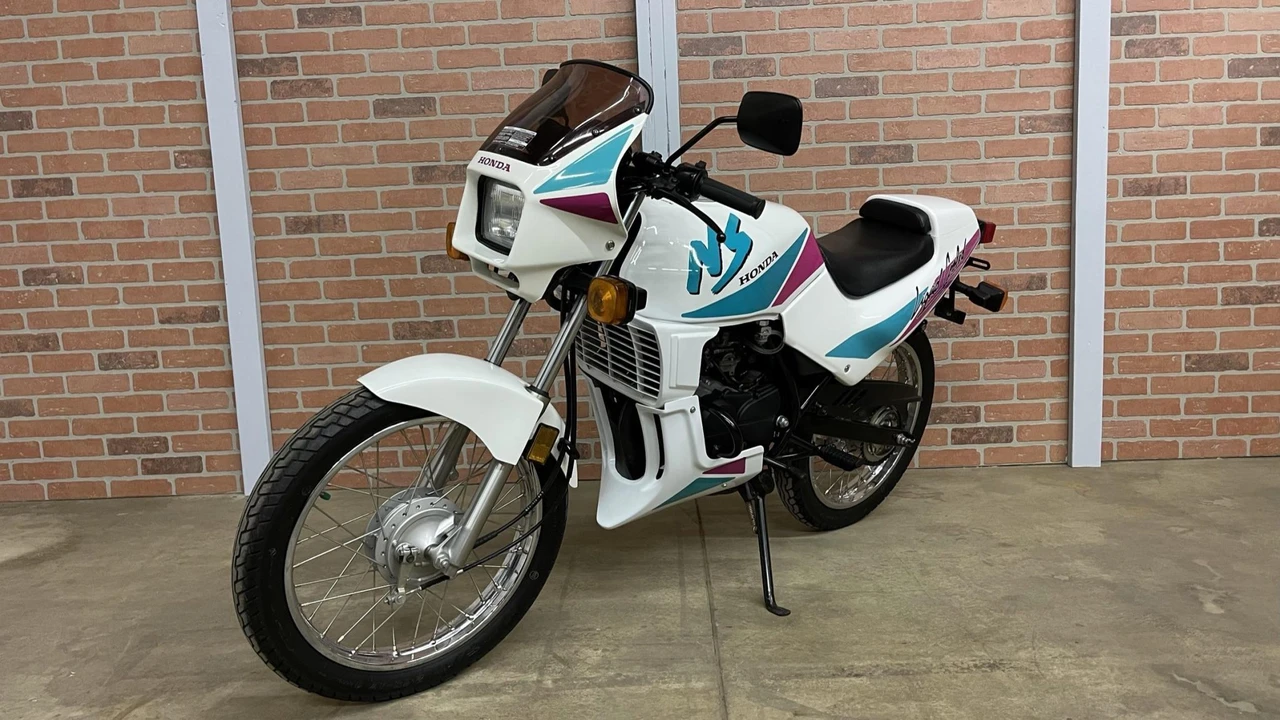 1990 Honda NSR - Image 25 of 31