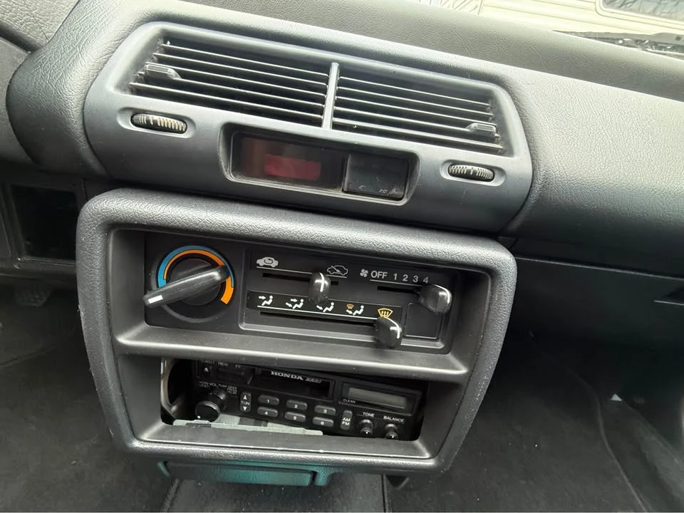 1990 Honda Civic 4th Gen - Image 17 of 18
