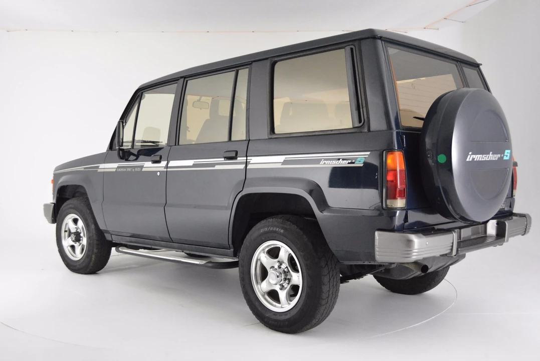 1990 Isuzu Trooper - Image 2 of 31