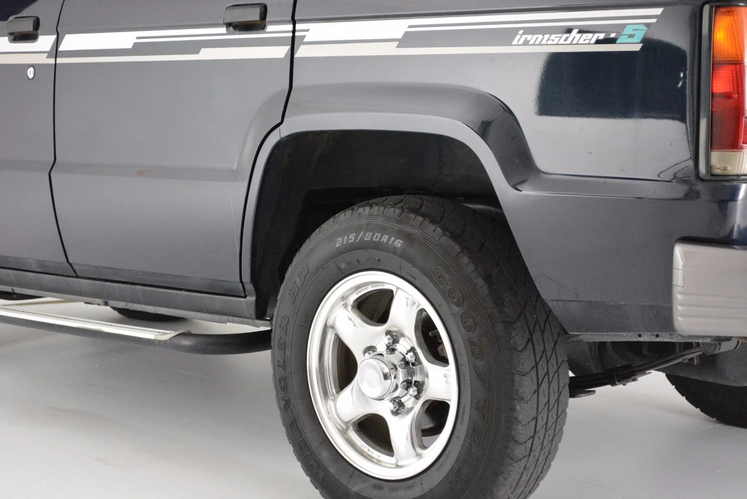 1990 Isuzu Trooper - Image 15 of 31