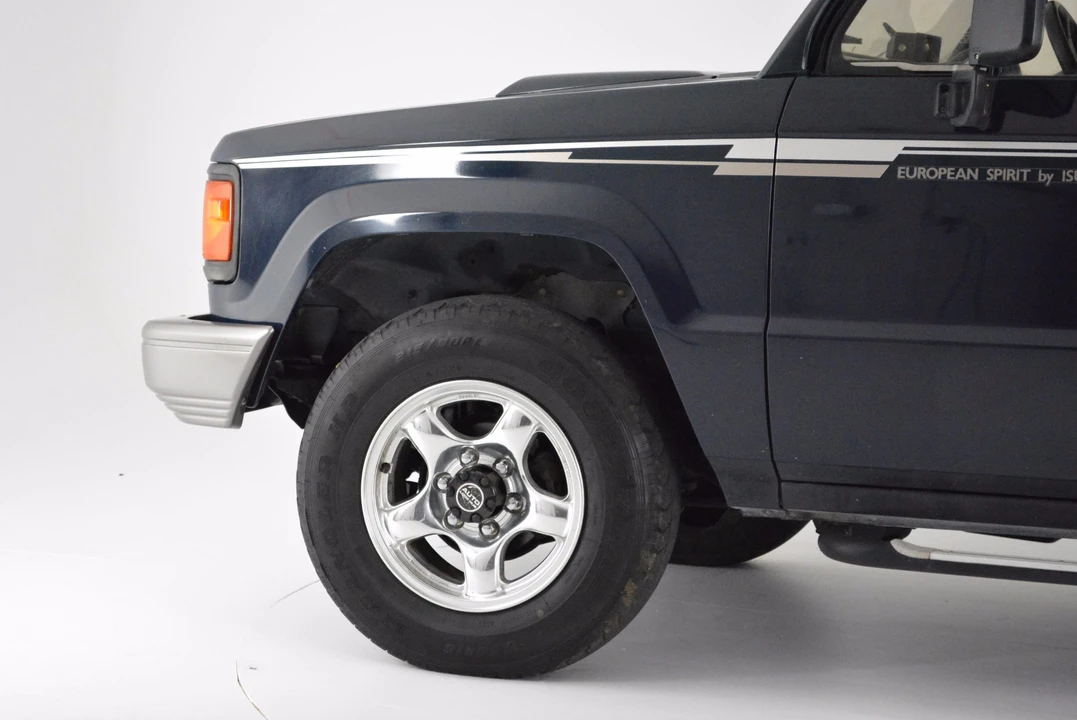 1990 Isuzu Trooper - Image 17 of 31