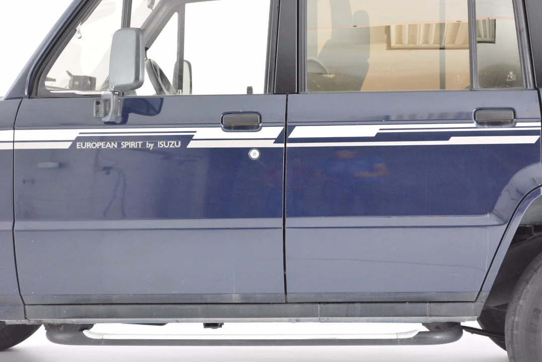 1990 Isuzu Trooper - Image 18 of 31