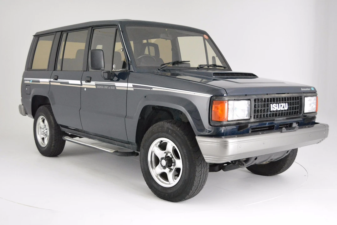 1990 Isuzu Trooper - Image 5 of 31