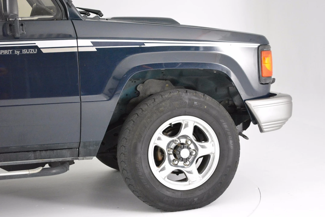 1990 Isuzu Trooper - Image 29 of 31