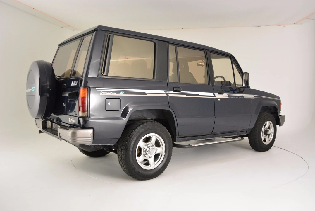 1990 Isuzu Trooper - Image 7 of 31