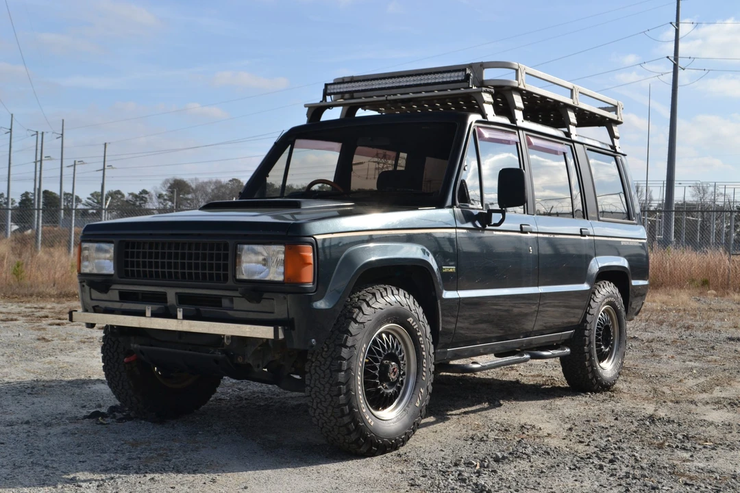 1990 Isuzu Trooper - Image 5 of 31