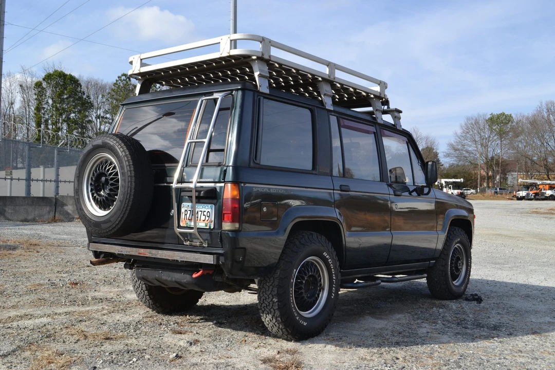 1990 Isuzu Trooper - Image 10 of 31