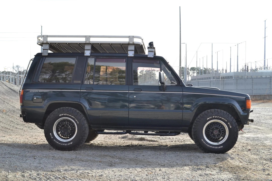 1990 Isuzu Trooper - Image 12 of 31