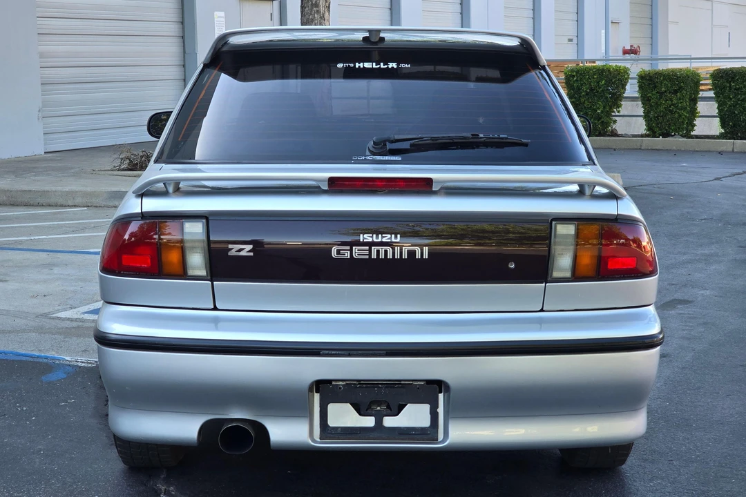 1990 Isuzu Impulse - Image 5 of 31
