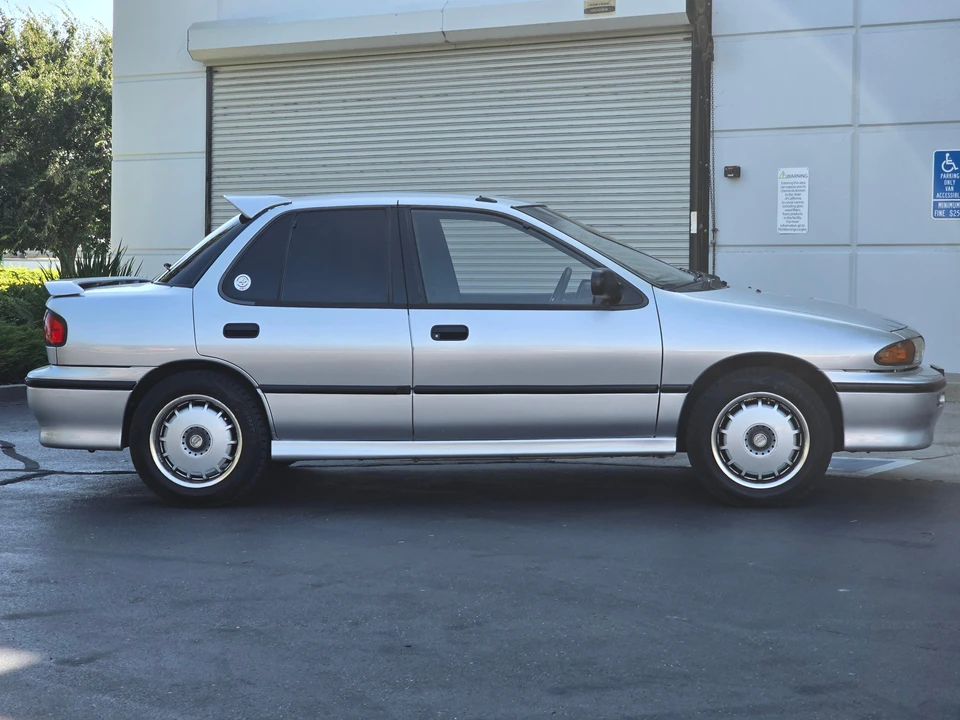 1990 Isuzu Impulse - Image 14 of 31
