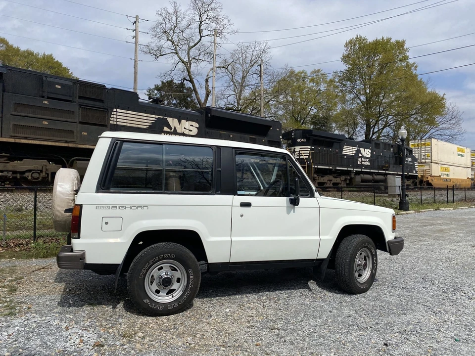 1990 Isuzu Trooper - Image 19 of 31