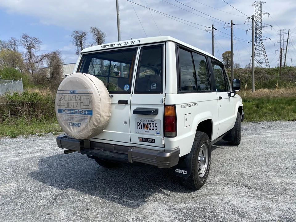 1990 Isuzu Trooper - Image 11 of 31