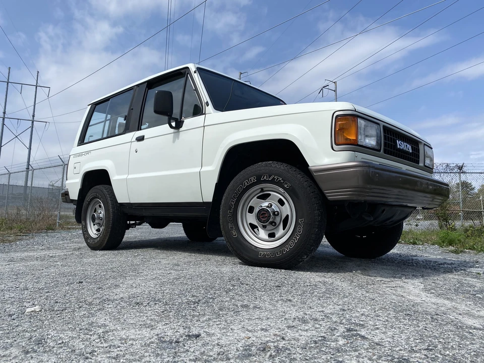 1990 Isuzu Trooper - Image 25 of 31