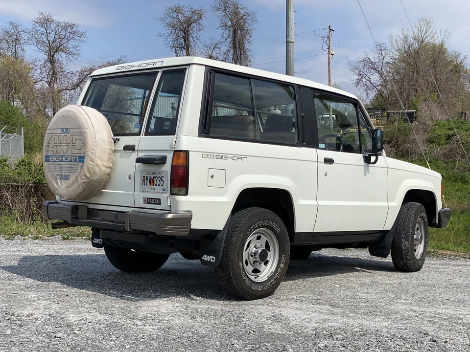 1990 Isuzu Trooper - Image 13 of 31