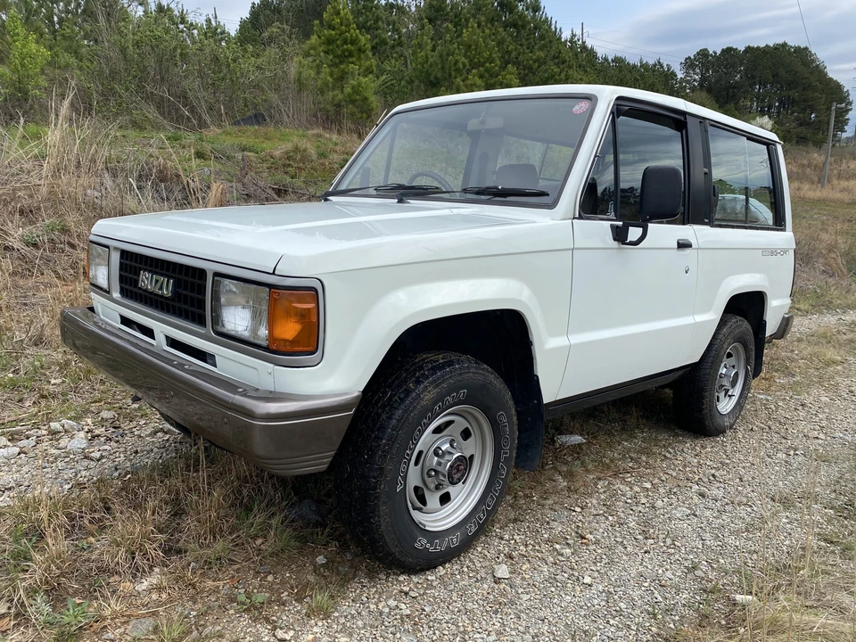 1990 Isuzu Trooper - Image 4 of 31