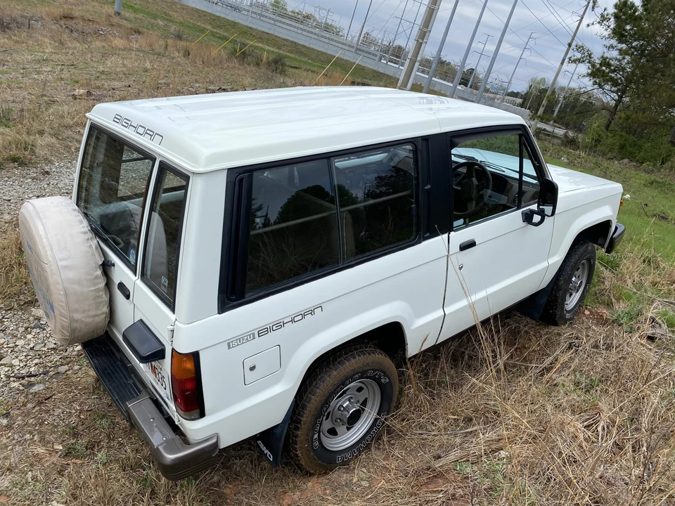 1990 Isuzu Trooper - Image 14 of 31
