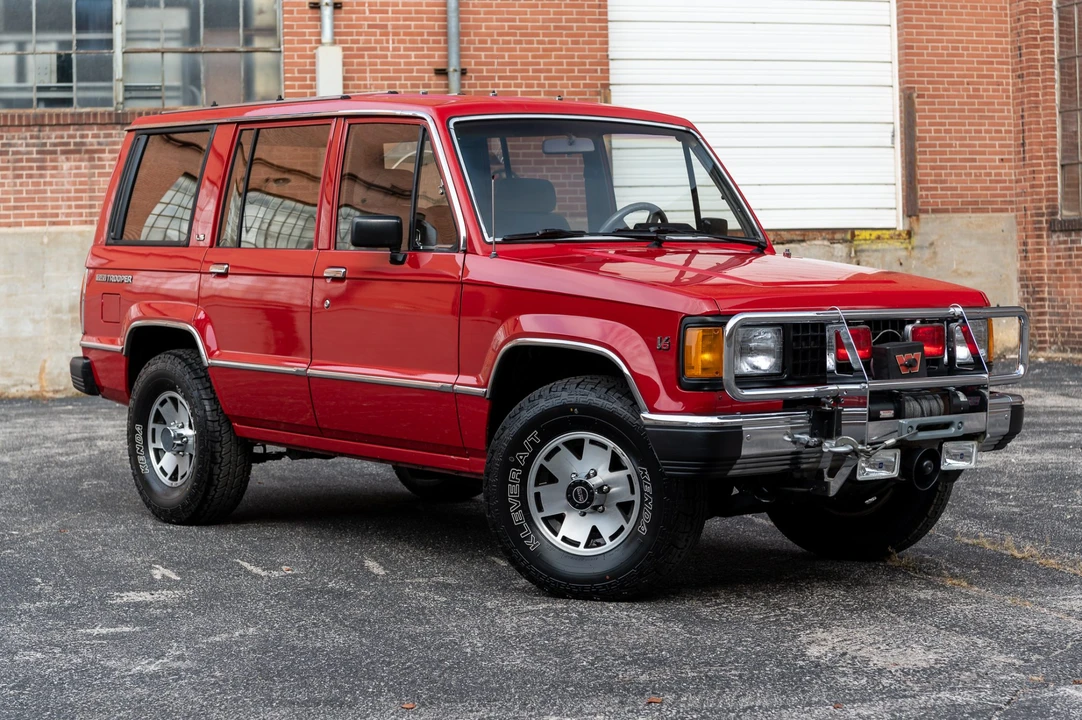 1990 Isuzu Trooper - Image 9 of 31