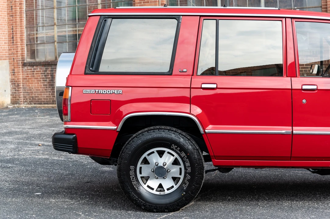 1990 Isuzu Trooper - Image 20 of 31