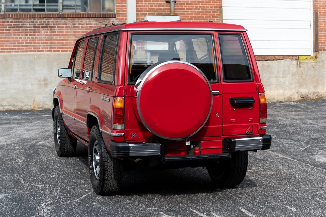 1990 Isuzu Trooper - Image 19 of 31