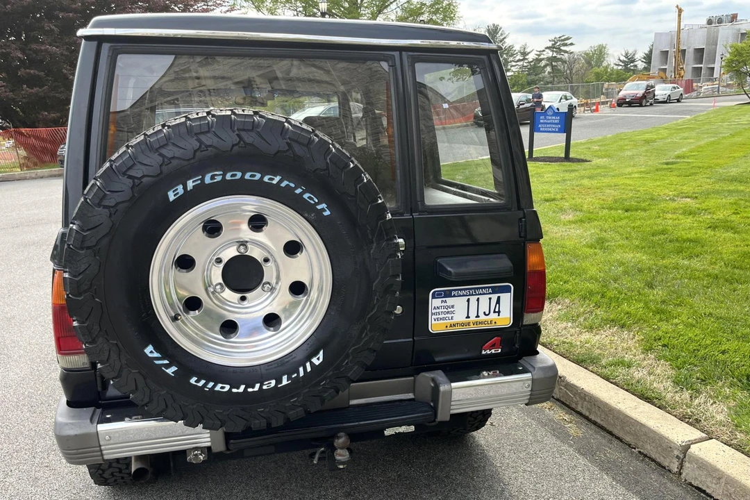 1990 Isuzu Trooper - Image 5 of 9