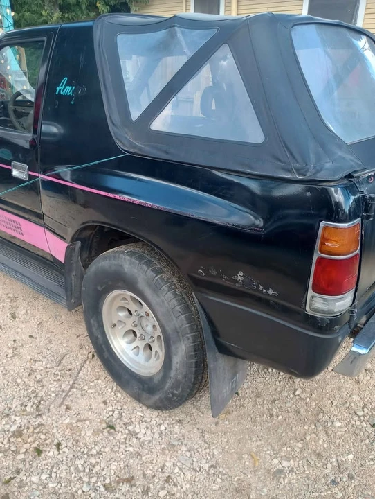1990 Isuzu Rodeo - Image 5 of 12
