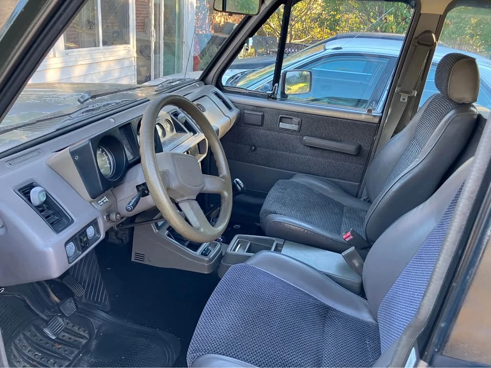 1990 Isuzu Trooper - Image 2 of 8
