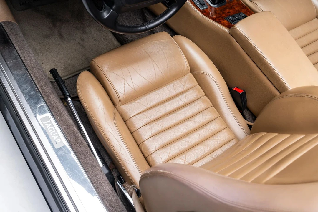 1990 Jaguar XJS - Image 11 of 31