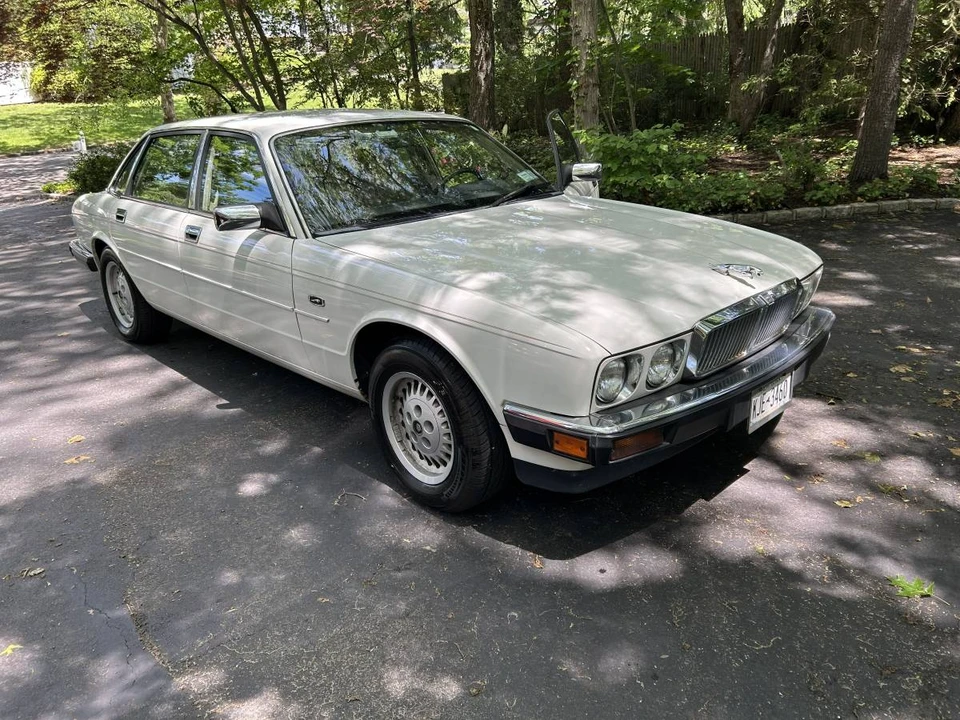 1990 Jaguar XJ40 XJ - Image 2 of 5