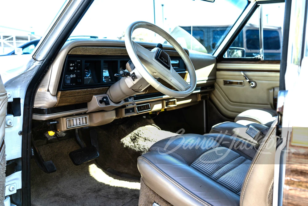 1990 Jeep SJ Grand Wagoneer - Image 4 of 31