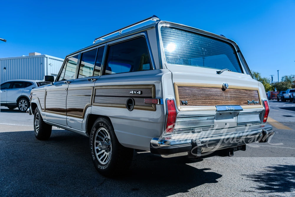 1990 Jeep SJ Grand Wagoneer - Image 22 of 31