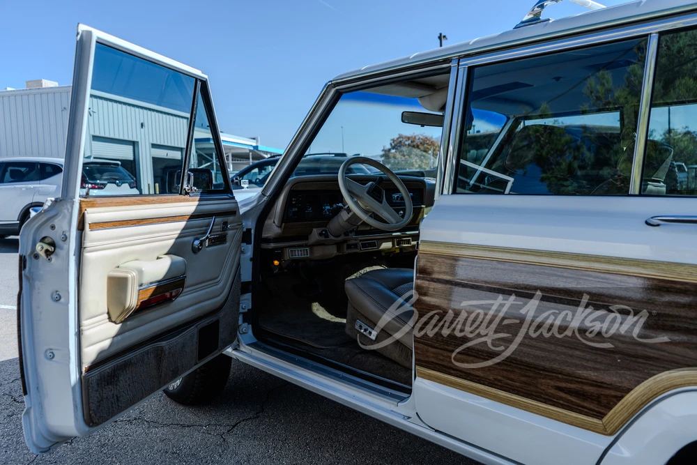 1990 Jeep SJ Grand Wagoneer - Image 18 of 31