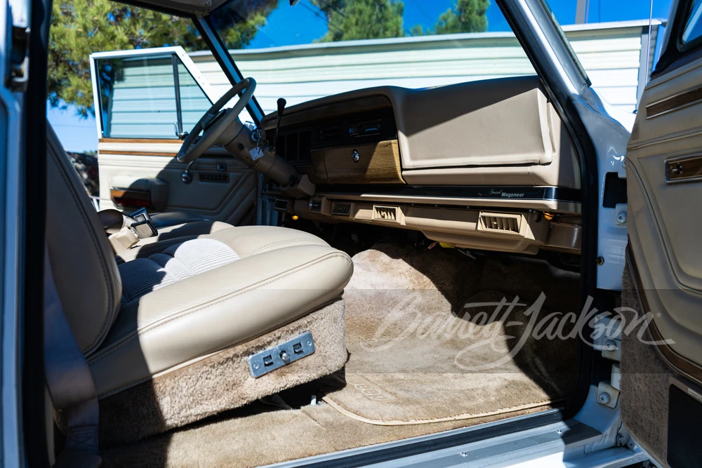 1990 Jeep SJ Grand Wagoneer - Image 8 of 31