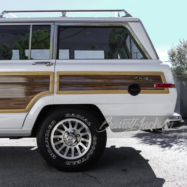 1990 Jeep SJ Grand Wagoneer - Image 25 of 31