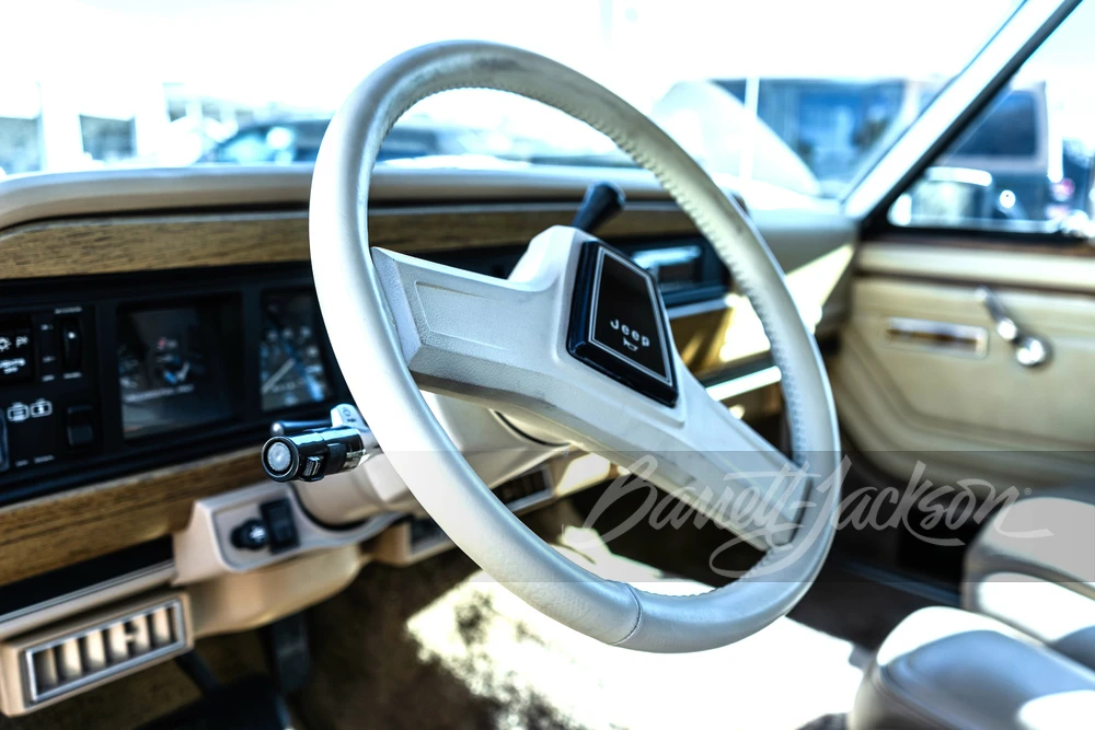 1990 Jeep SJ Grand Wagoneer - Image 16 of 31