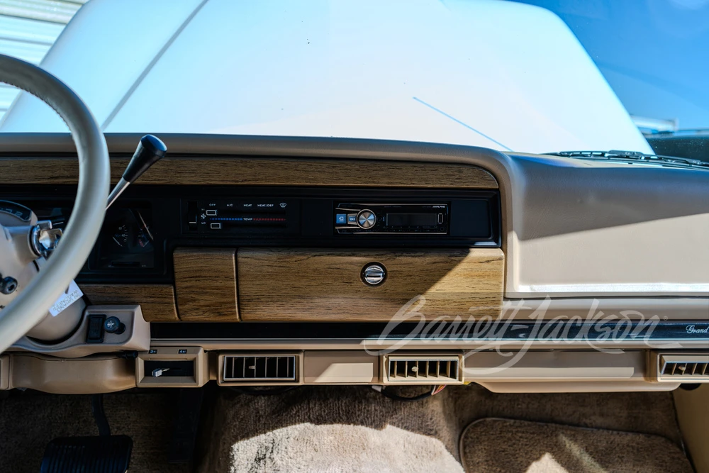 1990 Jeep SJ Grand Wagoneer - Image 17 of 31