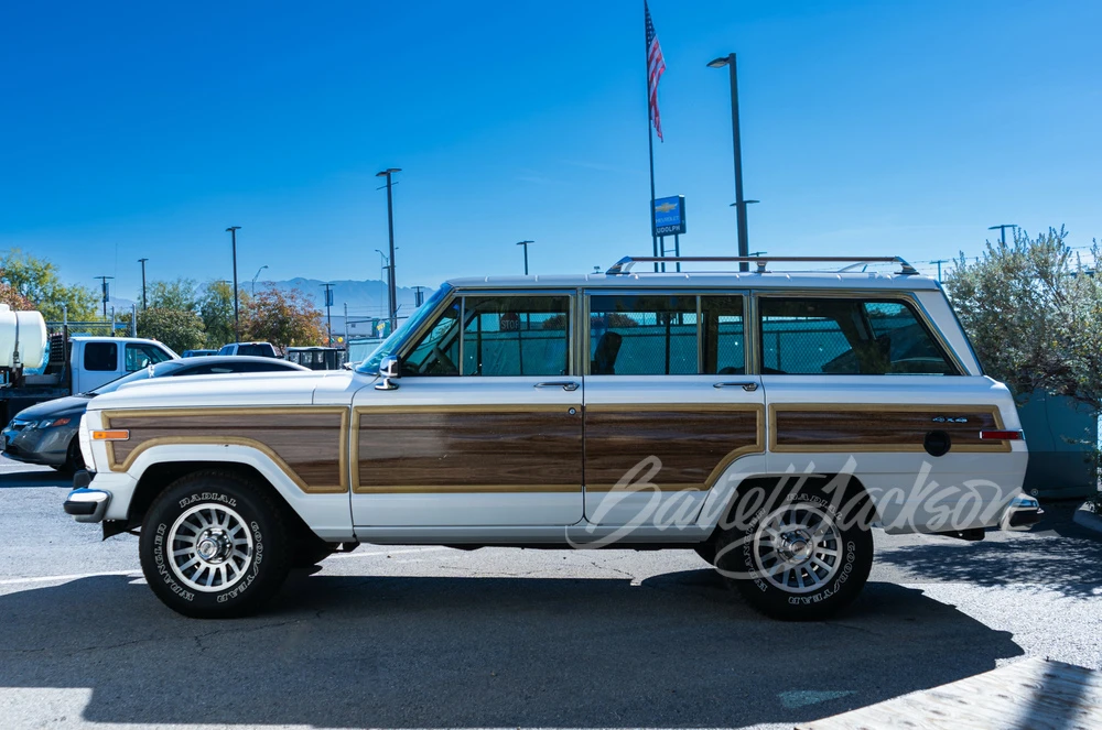 1990 Jeep SJ Grand Wagoneer - Image 24 of 31