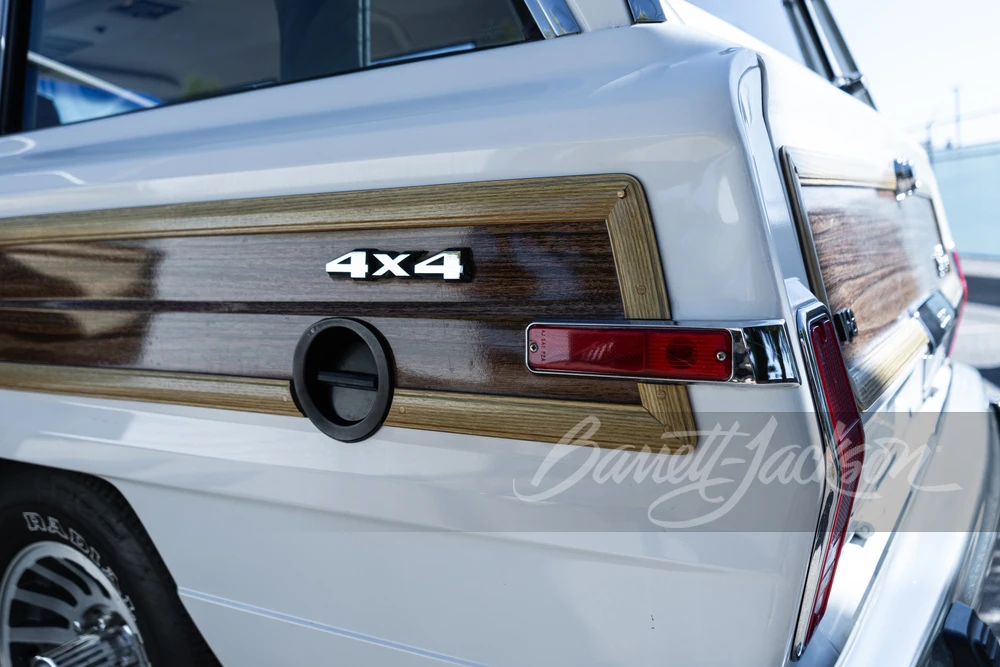 1990 Jeep SJ Grand Wagoneer - Image 28 of 31
