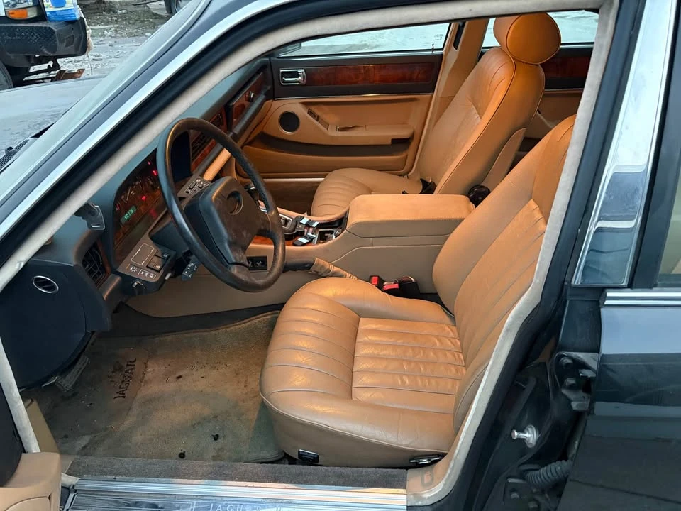 1990 Jaguar - Image 5 of 7