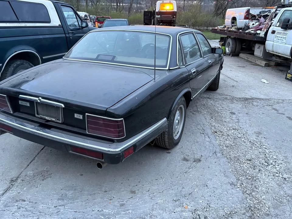1990 Jaguar - Image 3 of 7