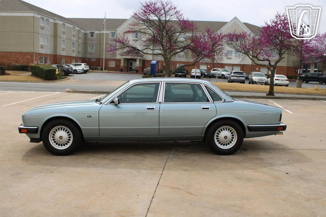 1990 Jaguar XJ40 XJ - Image 8 of 12