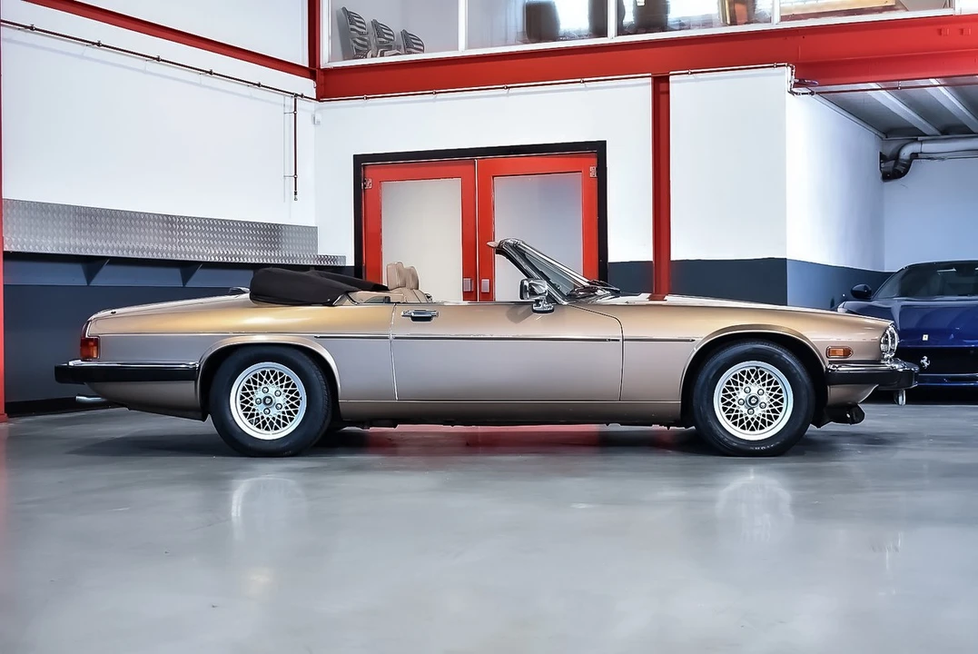 1990 Jaguar XJS Convertible - Image 10 of 30
